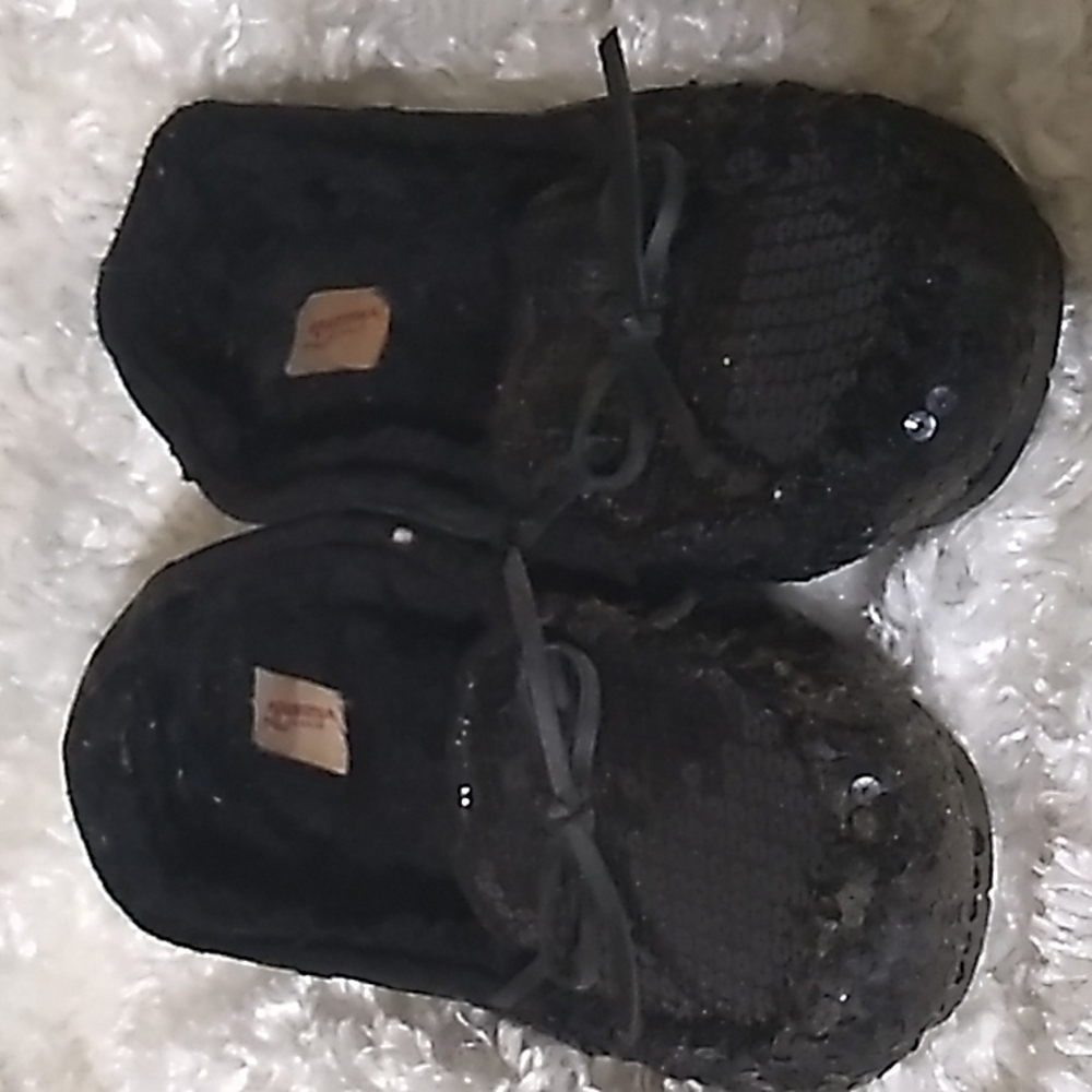 Black sequin moccasins/loafers/shoes by Arizona Jean Company size9